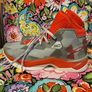 Mens Under Armour basketball shoes size 11.5